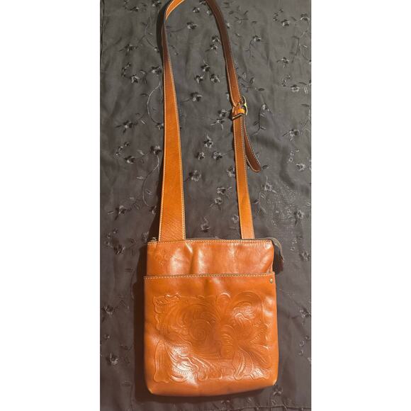 Patricia Nash Crossbody saddle bag - Picture 1 of 12